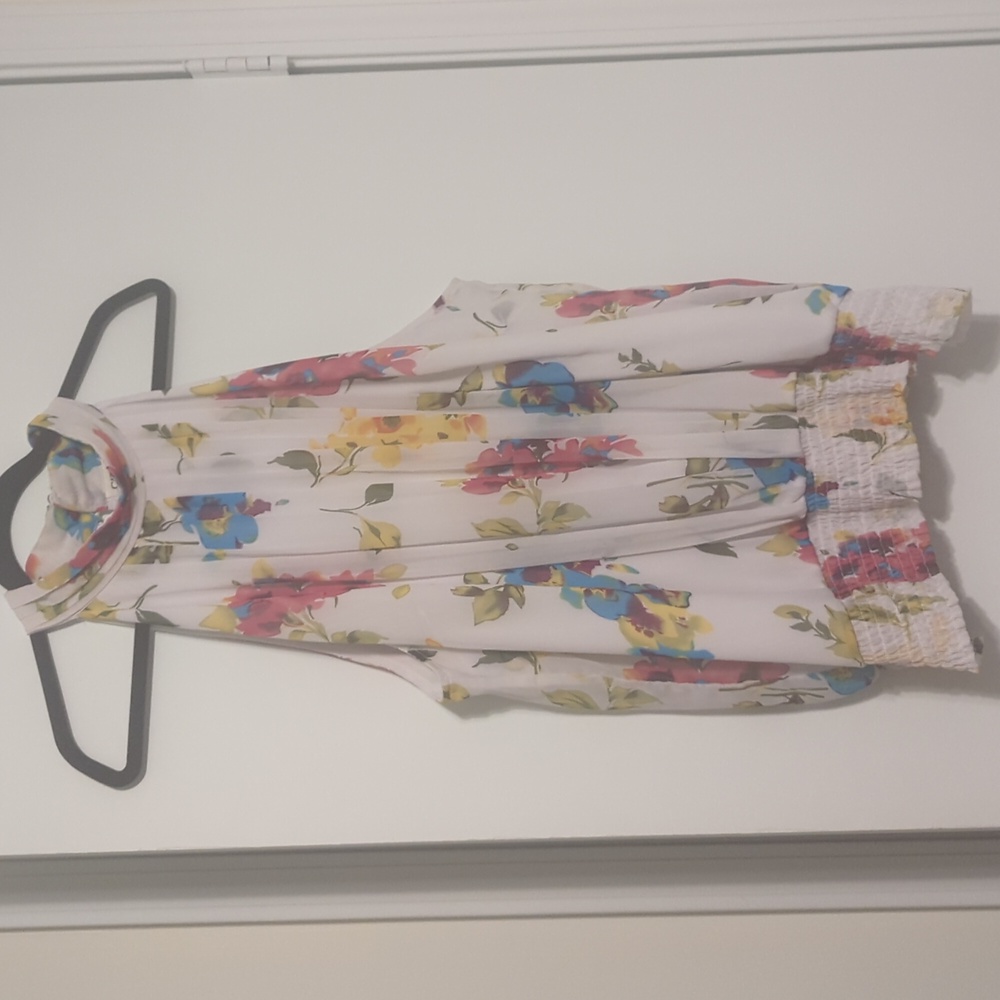 White, floral strapless blouse